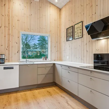 Casa de Férias Beautiful And Modern 8-person With Spacious Terraces And Quality Interiors Located In Peaceful Fuglslev Close To Forest, Nature And Ebeltoft