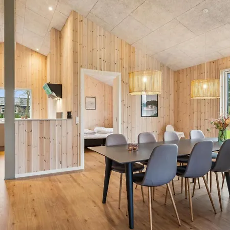 Beautiful And Modern 8-person With Spacious Terraces And Quality Interiors Located In Peaceful Fuglslev Close To Forest, Nature And Ebeltoft