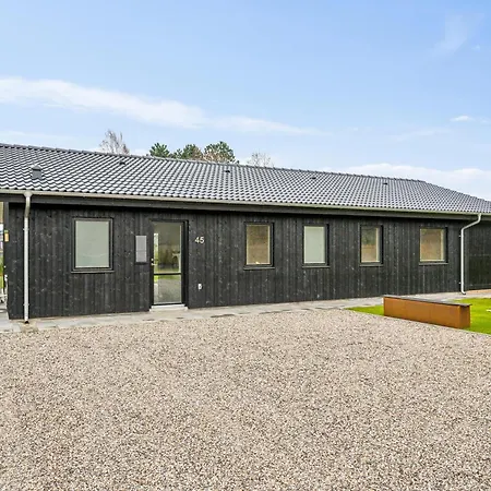 Beautiful And Modern 8-person With Spacious Terraces And Quality Interiors Located In Peaceful Fuglslev Close To Forest, Nature And * Ebeltoft