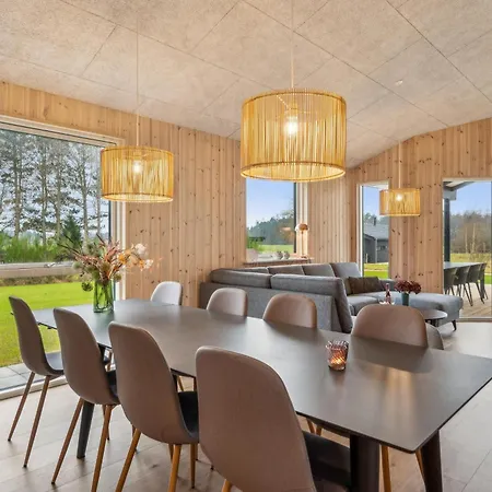 Casa de Férias Beautiful And Modern 8-person With Spacious Terraces And Quality Interiors Located In Peaceful Fuglslev Close To Forest, Nature And *
