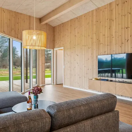 Casa de Férias Beautiful And Modern 8-person With Spacious Terraces And Quality Interiors Located In Peaceful Fuglslev Close To Forest, Nature And Ebeltoft